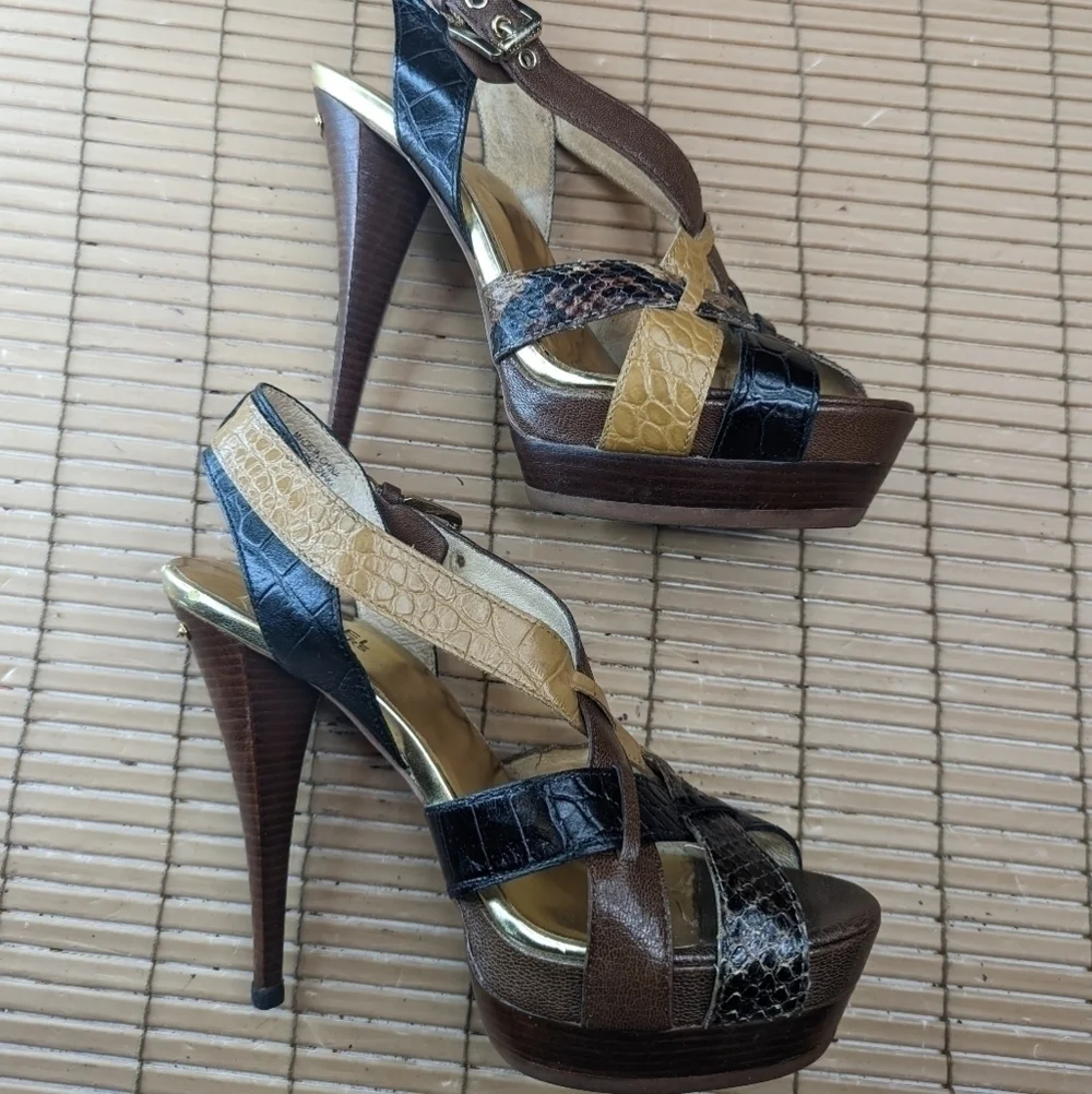 Michael Kors women's sz 7M platform sandal 4.5